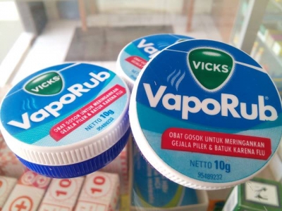 VICKS VAPORUB 0701162 large